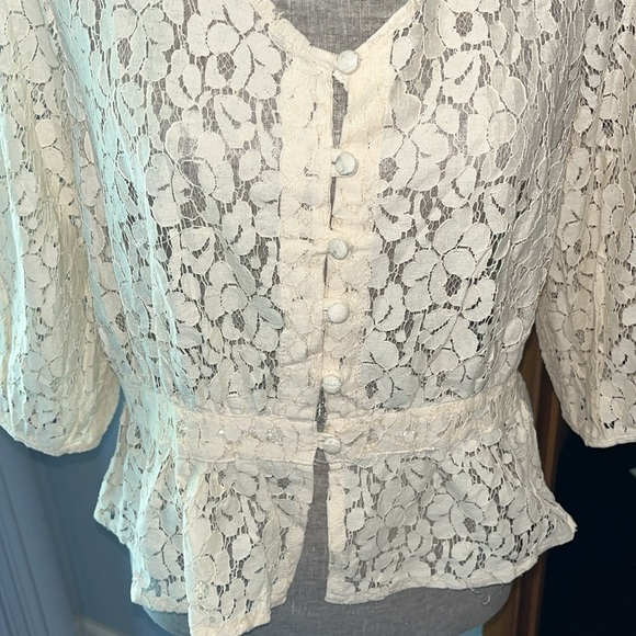 Kylee Eyelet Lace Peplum Top Size XL Condition is NWOT.  Cream lace 3/4 sleeve - Picture 3 of 7